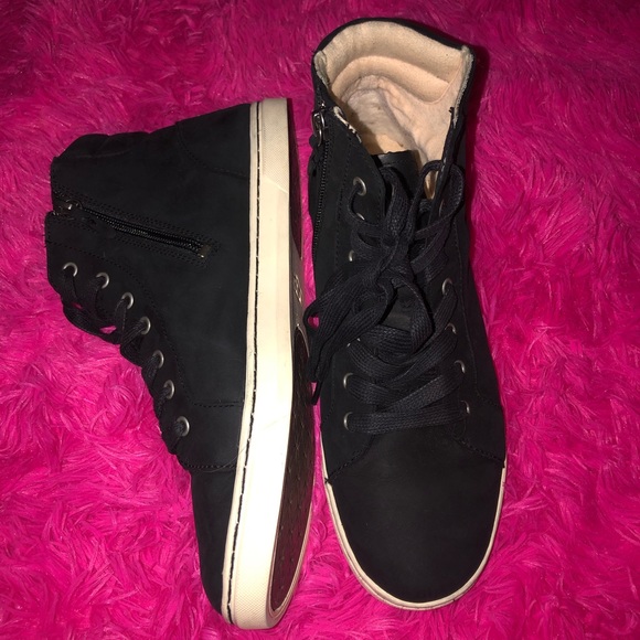 Ugg high top shoes - Picture 4 of 4